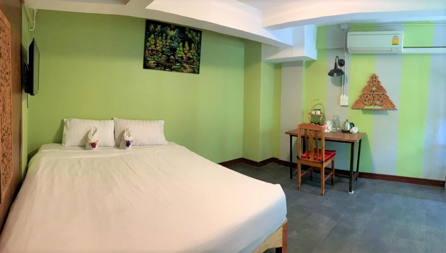 Retro At Phra Sing Guest House Chiang Mai Buitenkant foto